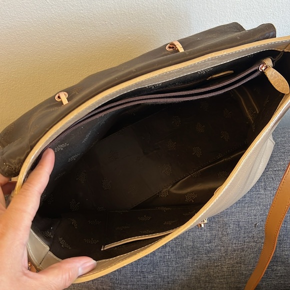 Elegant Cream Genuine Leather Handbag - Picture 7 of 11